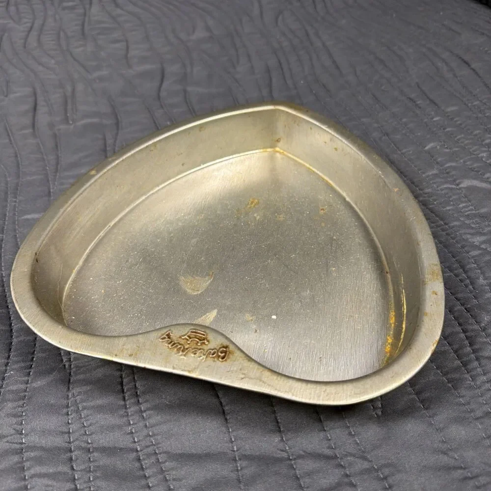 Vintage Bake King Heart Shaped Aluminum Cake Pan 9 Inch Valentine Baking